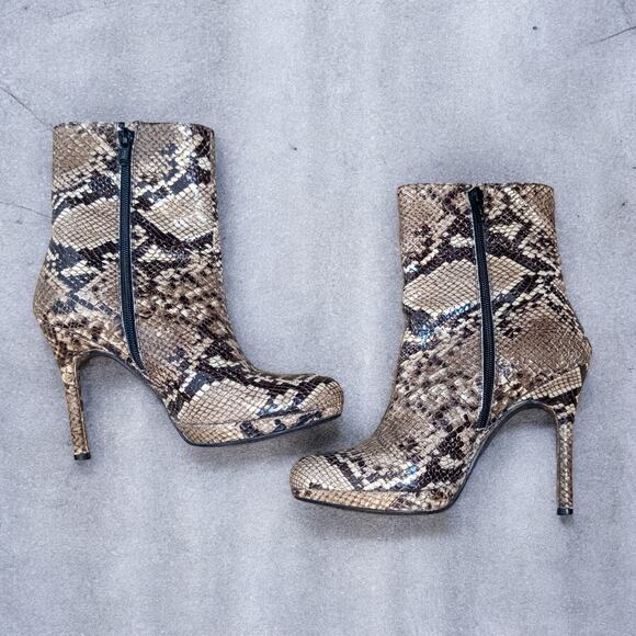 Stuart Weitzman Y2K Apollo Snakeskin Heeled Bootie Women’s 6 - Picture 6 of 10